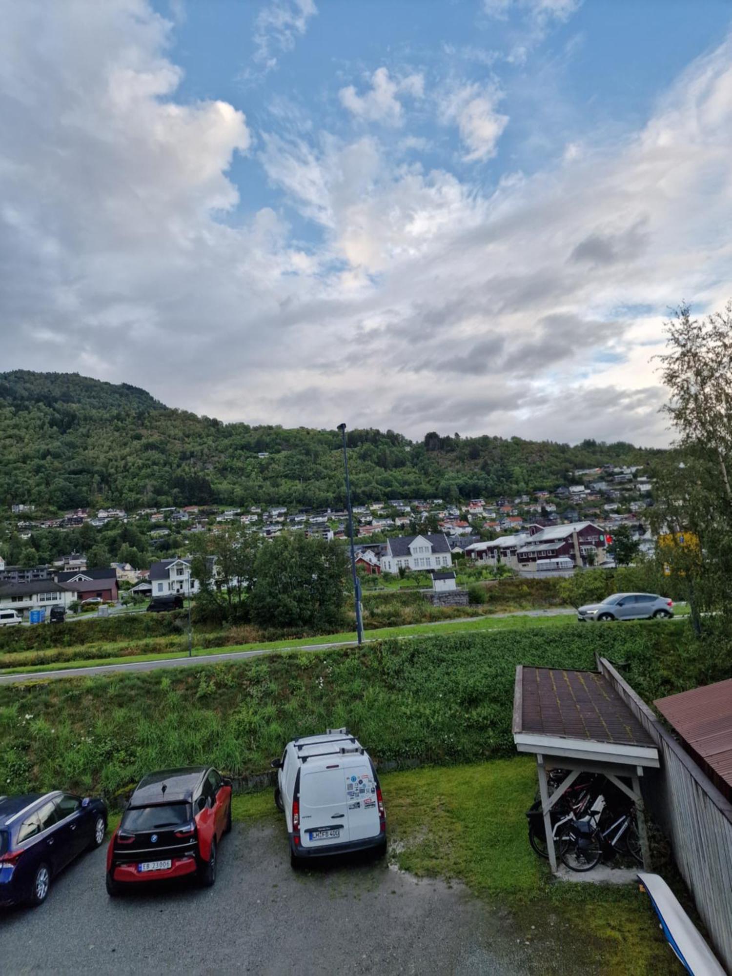 Apartmán Rom I Bofellesskap Sogndal Exteriér fotografie